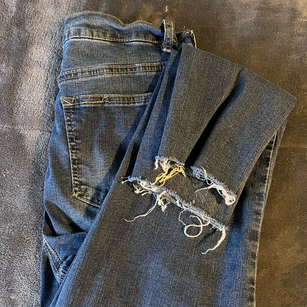 distressed skinny jeans